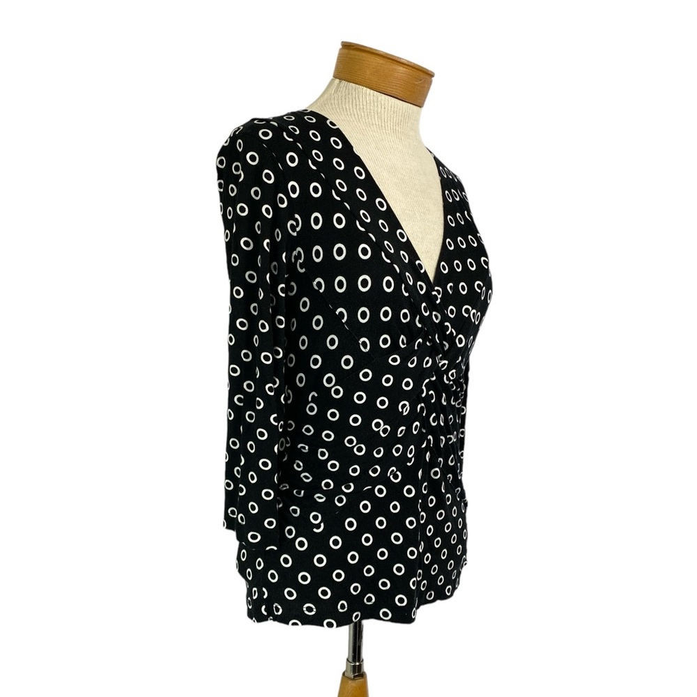 Cable & Gauge PM Black and White Crisscross V-neck Front Top